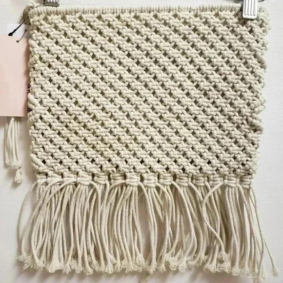Just Fab cream color macrame clutch New with tags - Picture 2 of 4